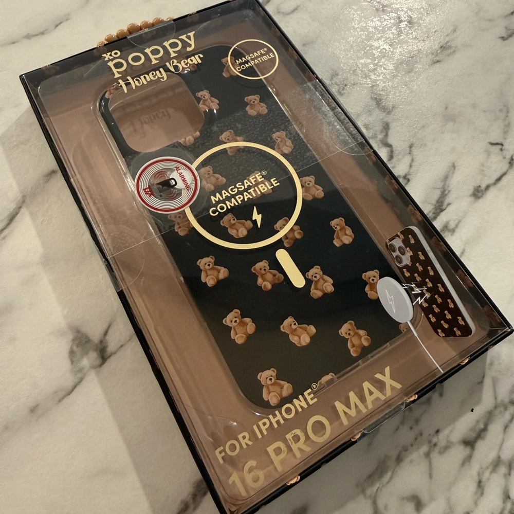 Xo Poppy Honey Bear Black iPhone 16 Pro Max Case